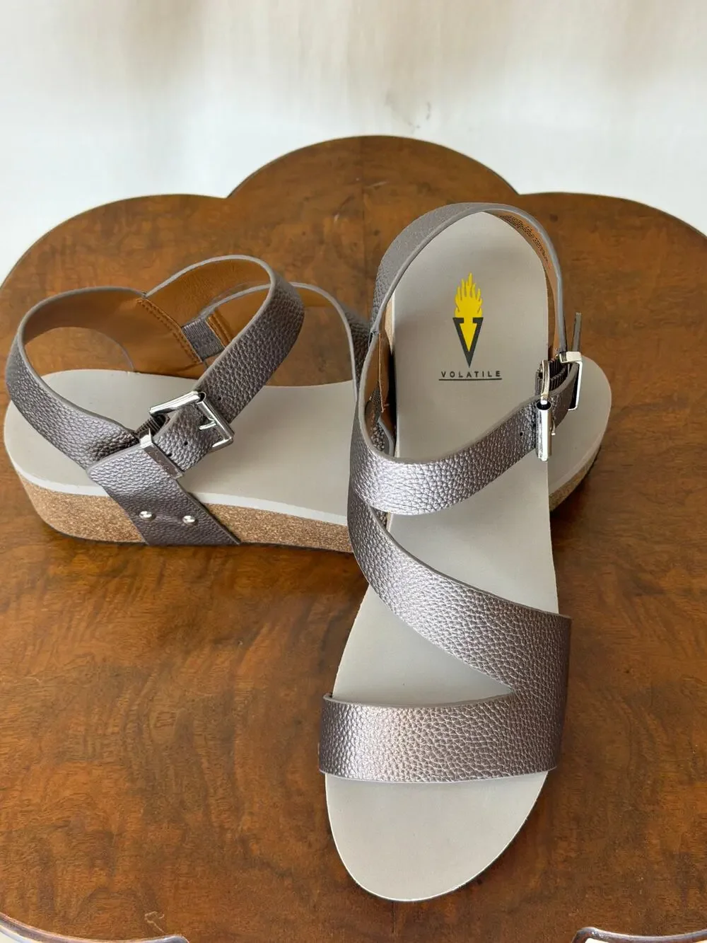 NIB Volatile Biloxi Pewter Sandal #0589